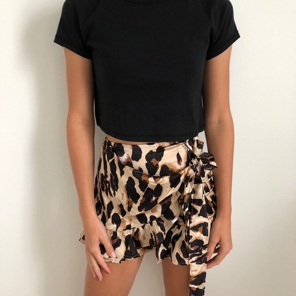 Princess Polly Leopard Mini Skirt - Picture 2 of 3